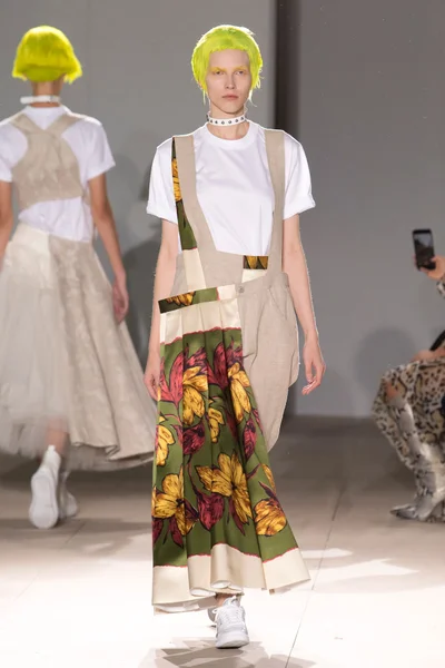 Look 32